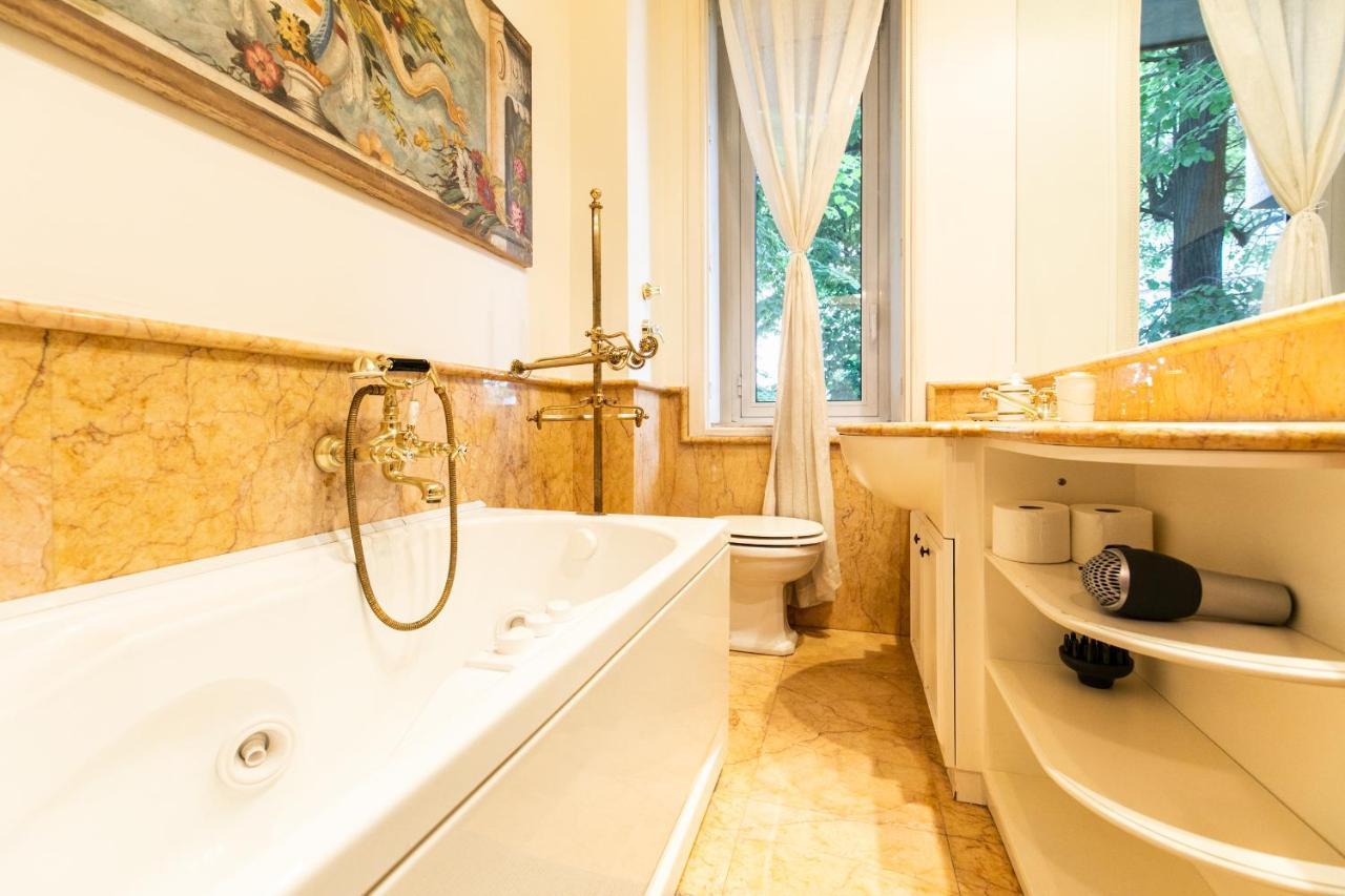 Klimt - Jacuzzi 5 Star - Luxury Design Apartment Мілан Екстер'єр фото