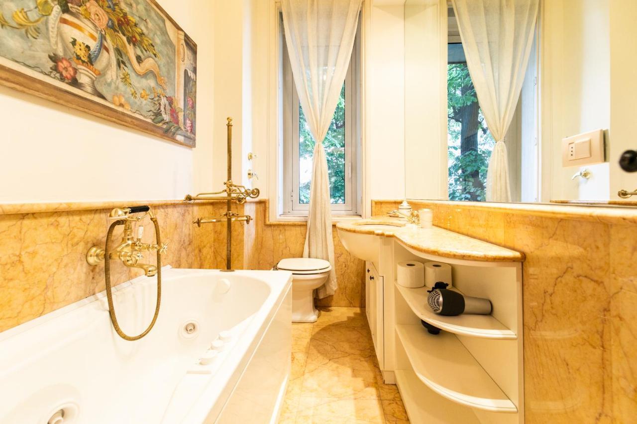 Klimt - Jacuzzi 5 Star - Luxury Design Apartment Мілан Екстер'єр фото
